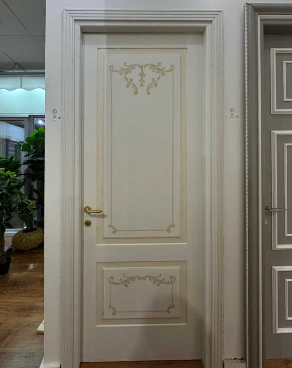 Porta laccata con decoro