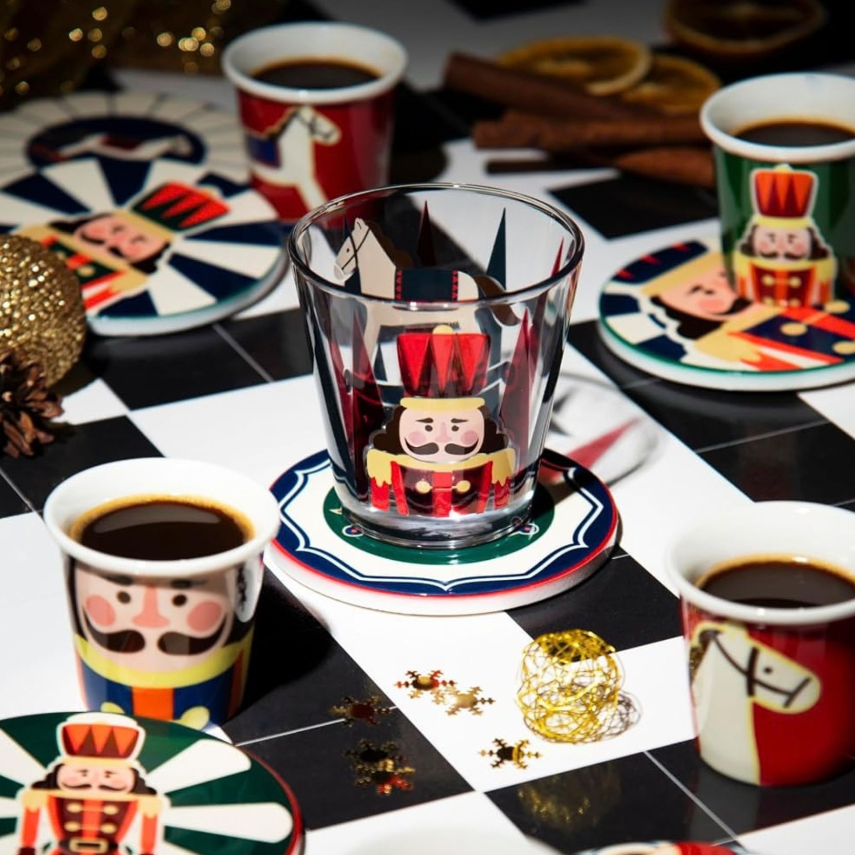 Vintage Christmas Set 6 Bicchieri Decorati con Schiaccianoci e Cavallo a Dondolo - immagine 4