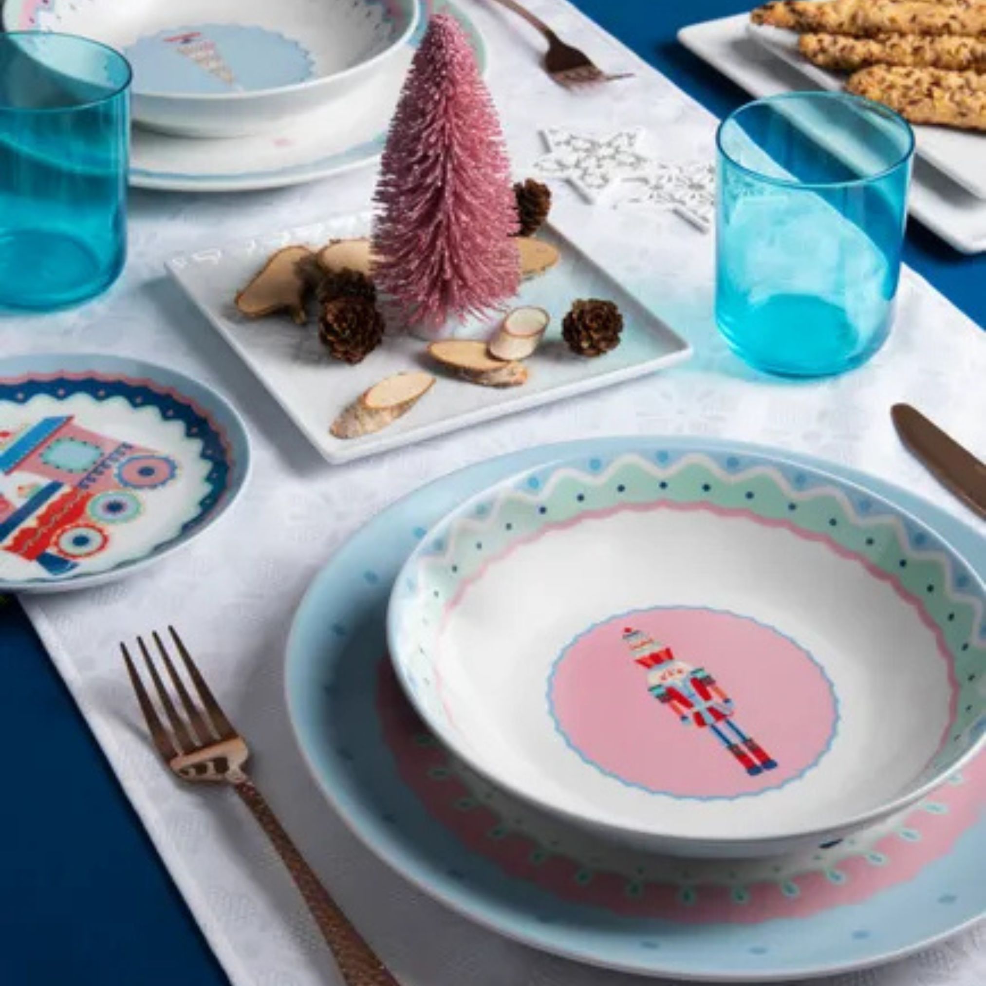 Excelsa servizio piatti 12 pezzi Xmas Sweet Pastels porcellana multicolore - immagine 5